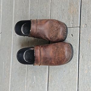 Brown Danskos